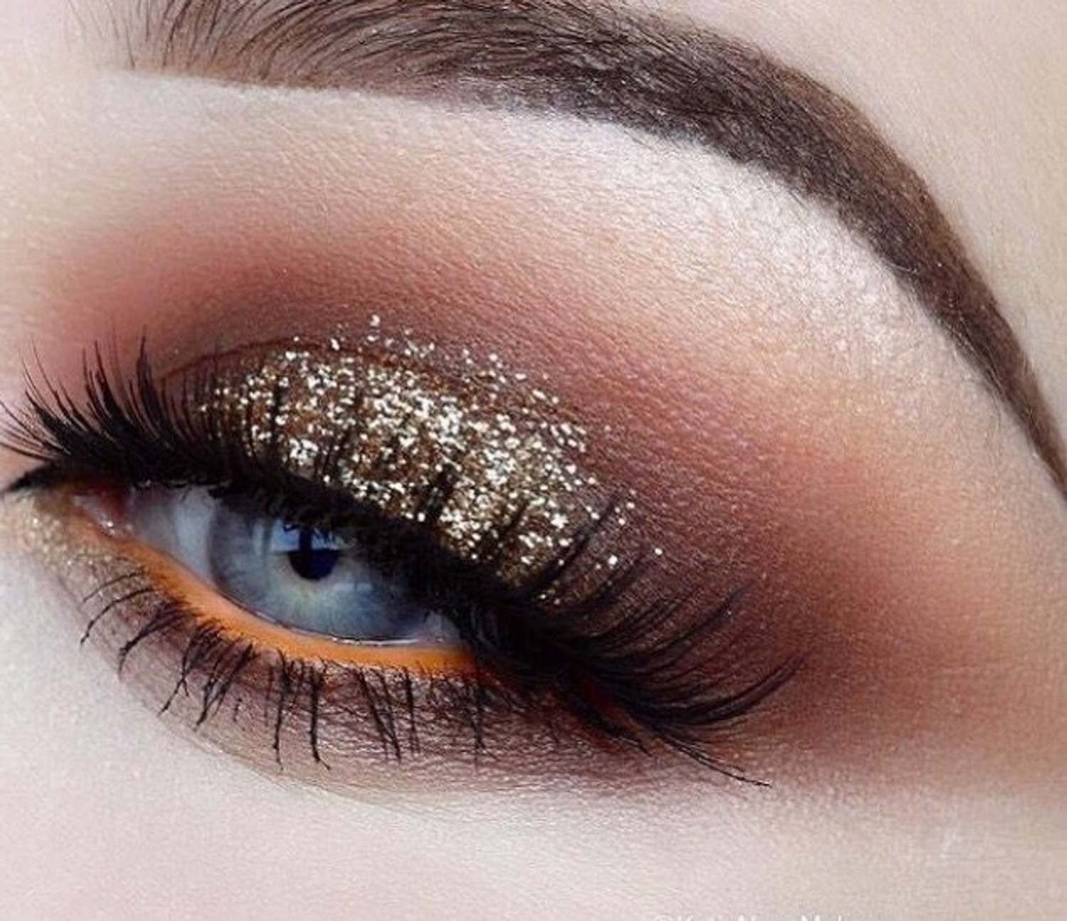Image of EVERERIN Professional 25 Color Eyeshadow Palette with Matte, Shimmer & Glitter Shades 44 g