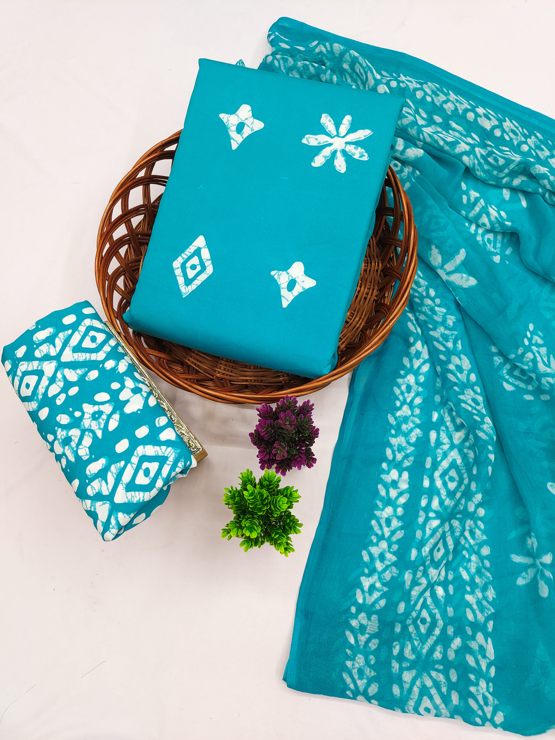 Image of Kashvi Crepe Printed Salwar Suit Material