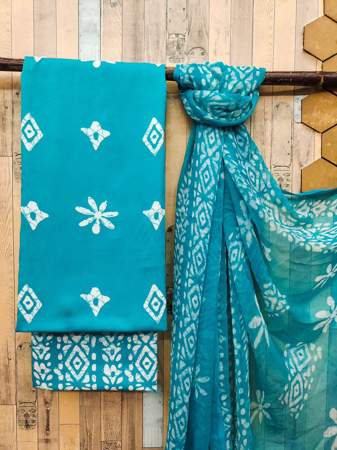 Image of Kashvi Crepe Printed Salwar Suit Material