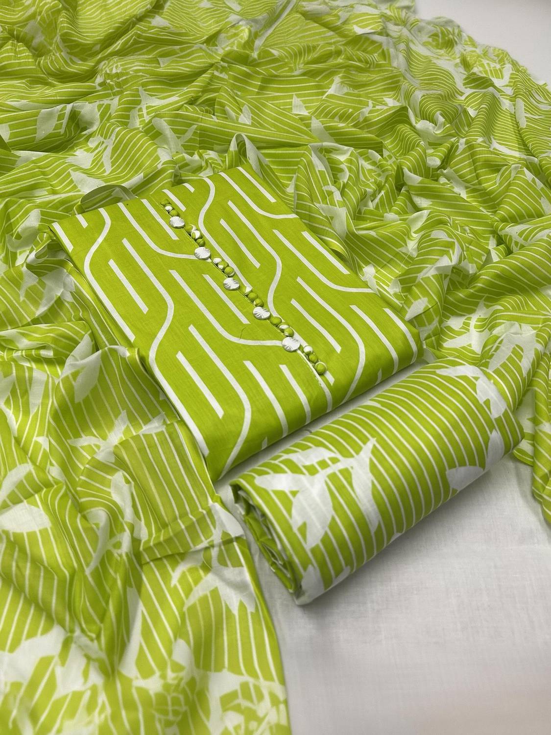 krishna boutique Pure Cotton Printed Salwar Suit Material