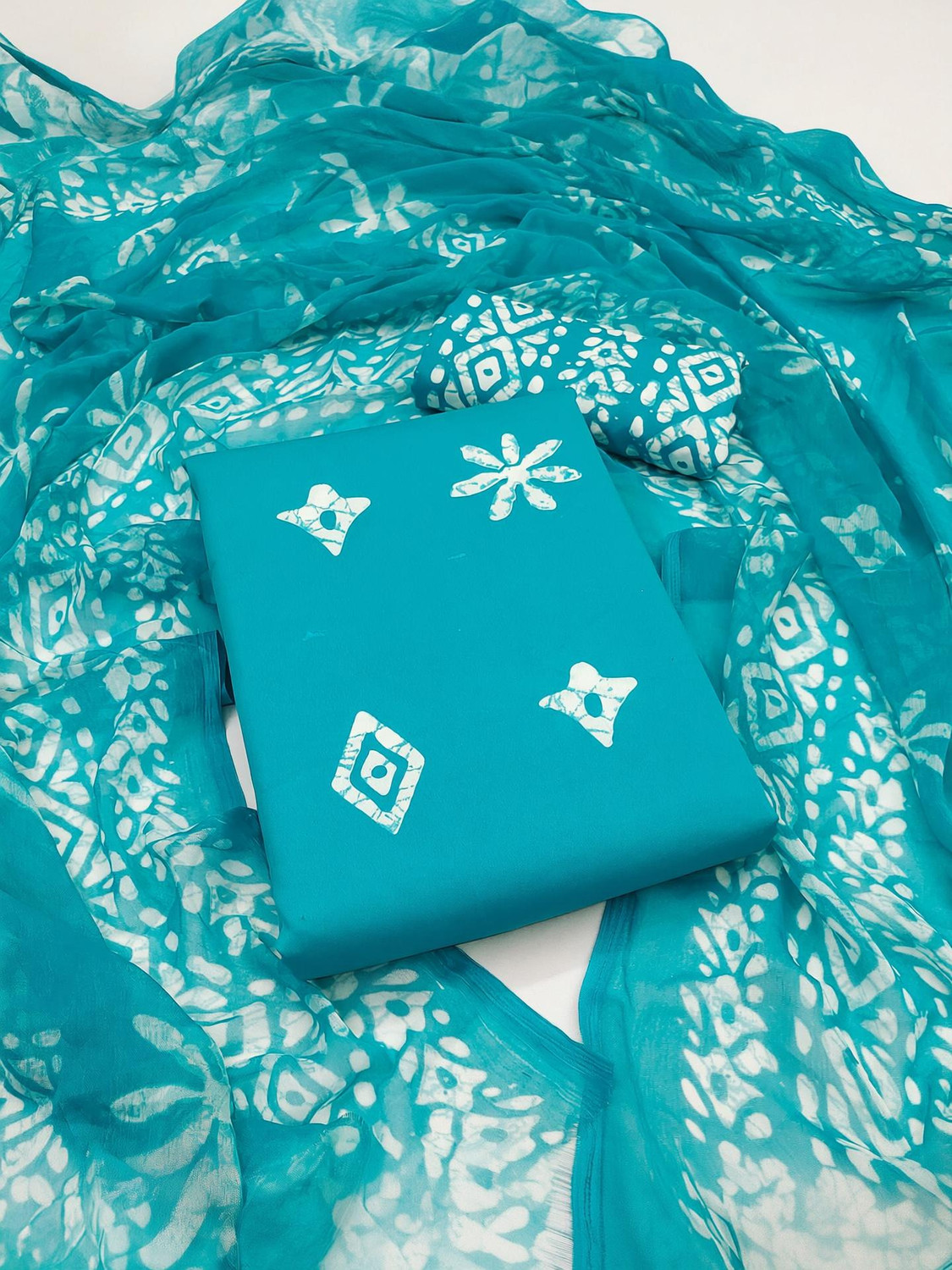 Image of Kashvi Crepe Printed Salwar Suit Material