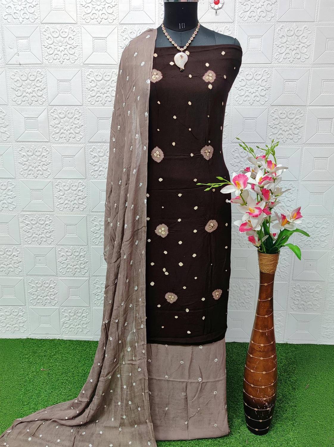 THIRA Viscose Rayon Printed Salwar Suit Material