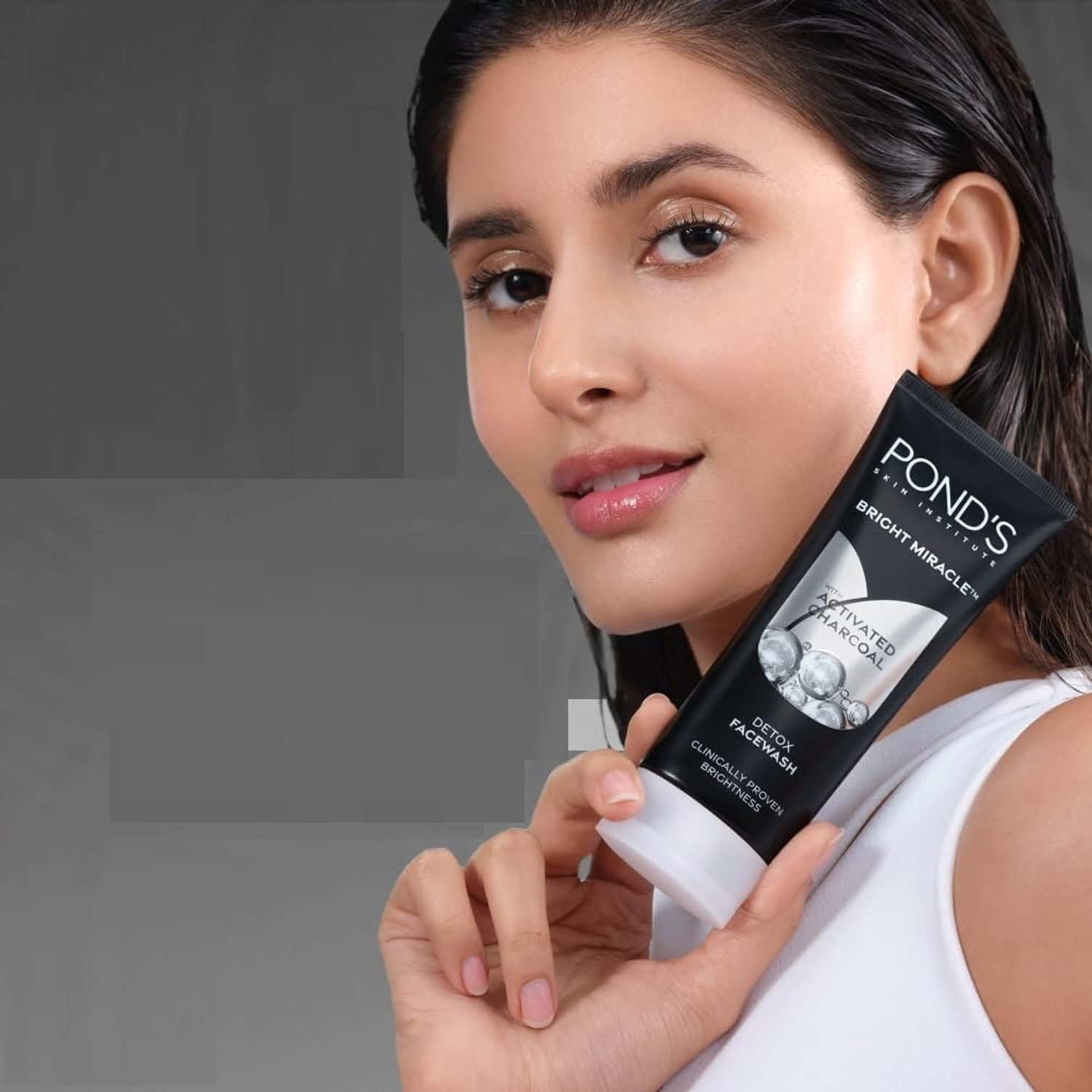 Image of POND's Bright Miracle Detox Charcoal Pack Of 2 200GM Each Face Wash