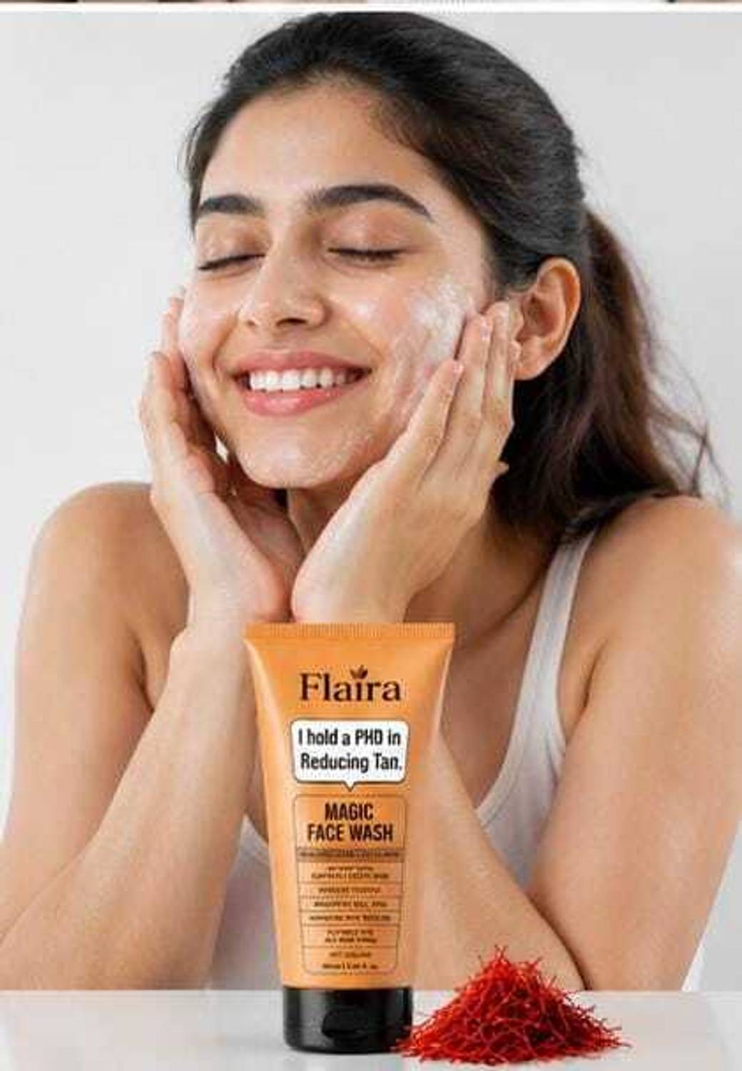 Flaira Magic Face Wash for Tan Removal - Image 2