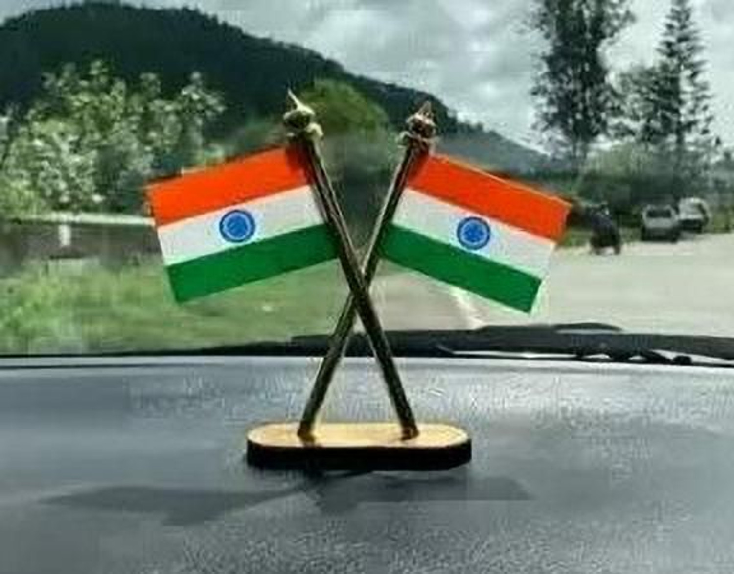 Image of flage Indian flag for car dashboard, office table, study table Car Dashboard Flag 22.9 cm x 15.2 cm (Nylon, Pack of 1)