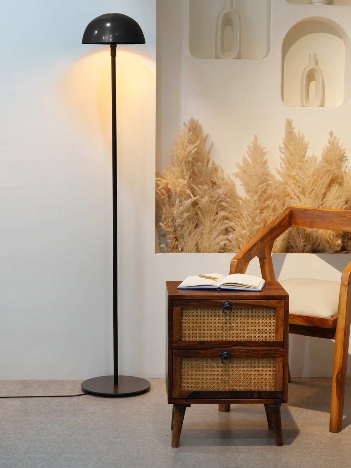 Image of Flipkart Perfect Homes Club Floor Lamp