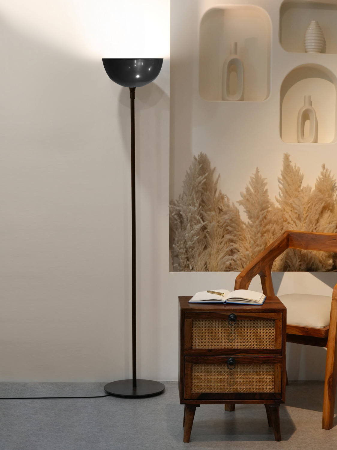 Image of Flipkart Perfect Homes Club Floor Lamp