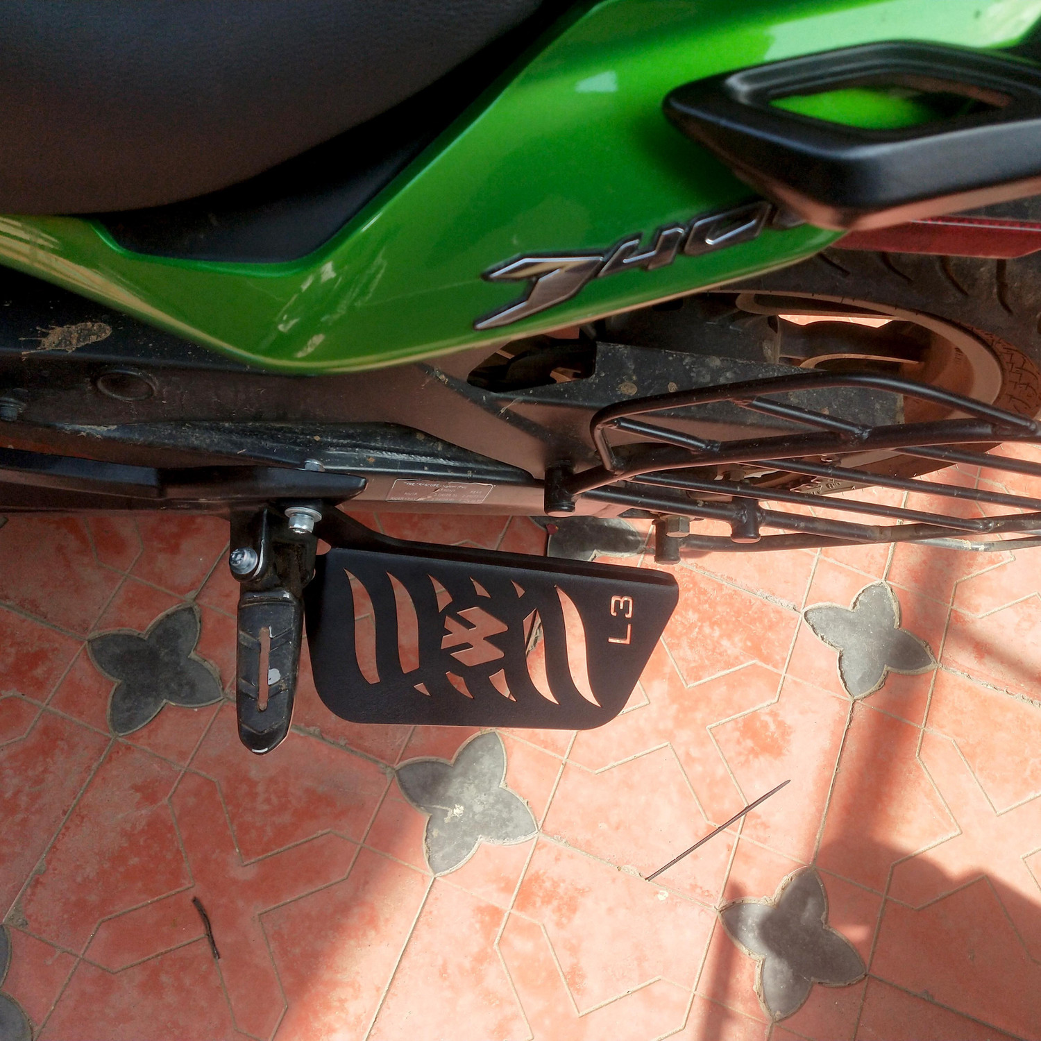 Image of L3 MODZ Dominar 400 250 Ladies Footrest Foot Rest