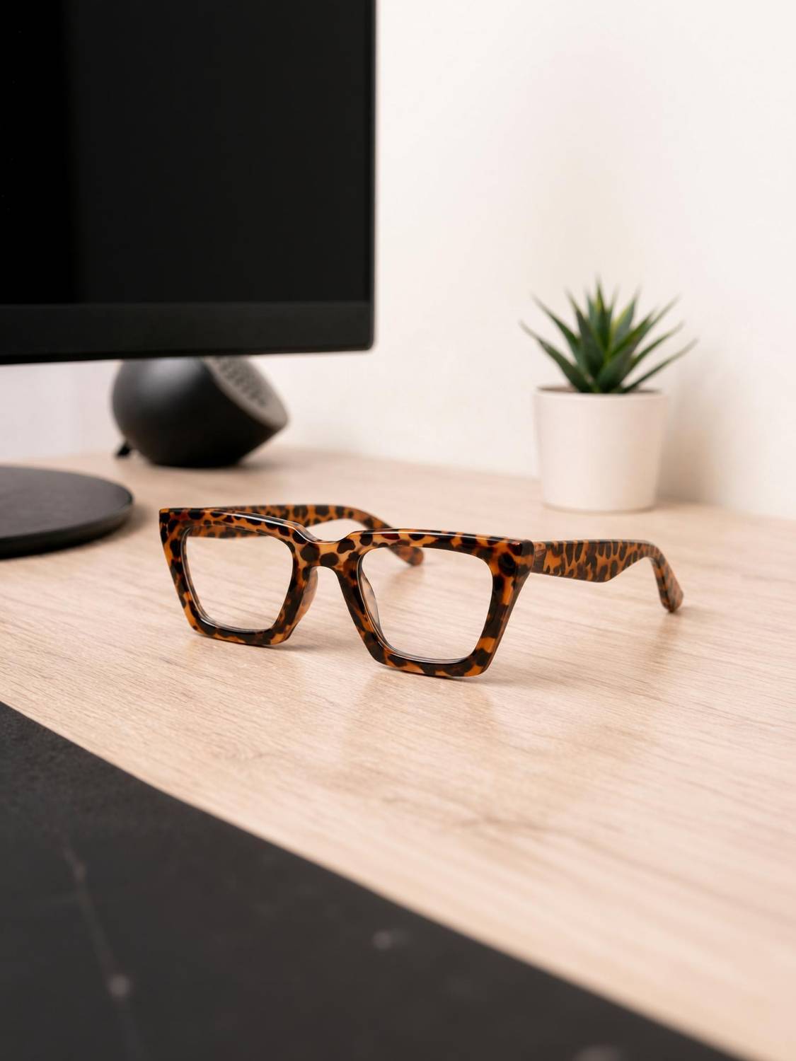 AKAYI Full Rim Rectangle, Cat-eyed Frame