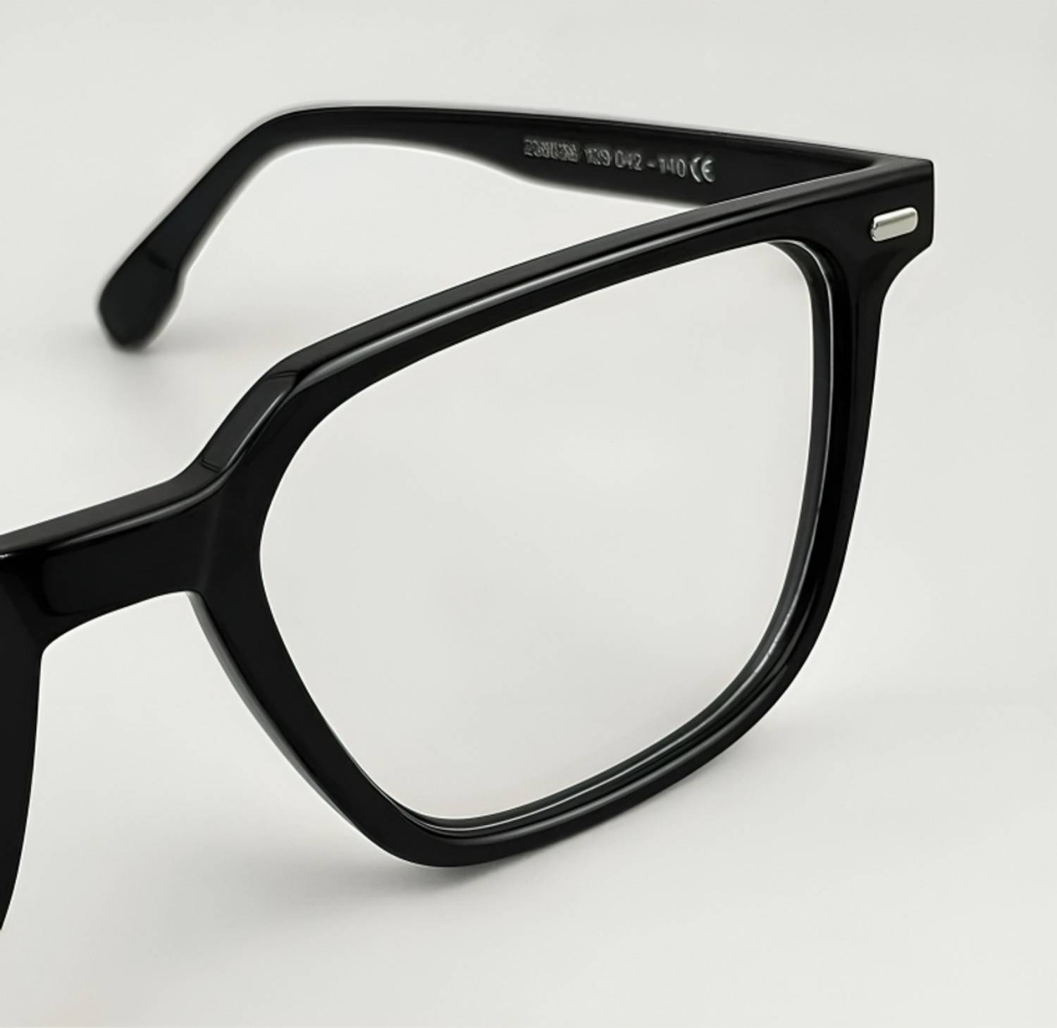 VINTSAG Full Rim Square Frame - Image 3