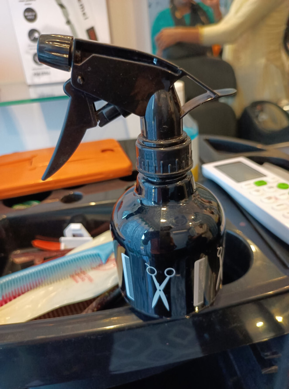 Image of Wingage Saloon spray 500 ml Plastic Spray Bottle