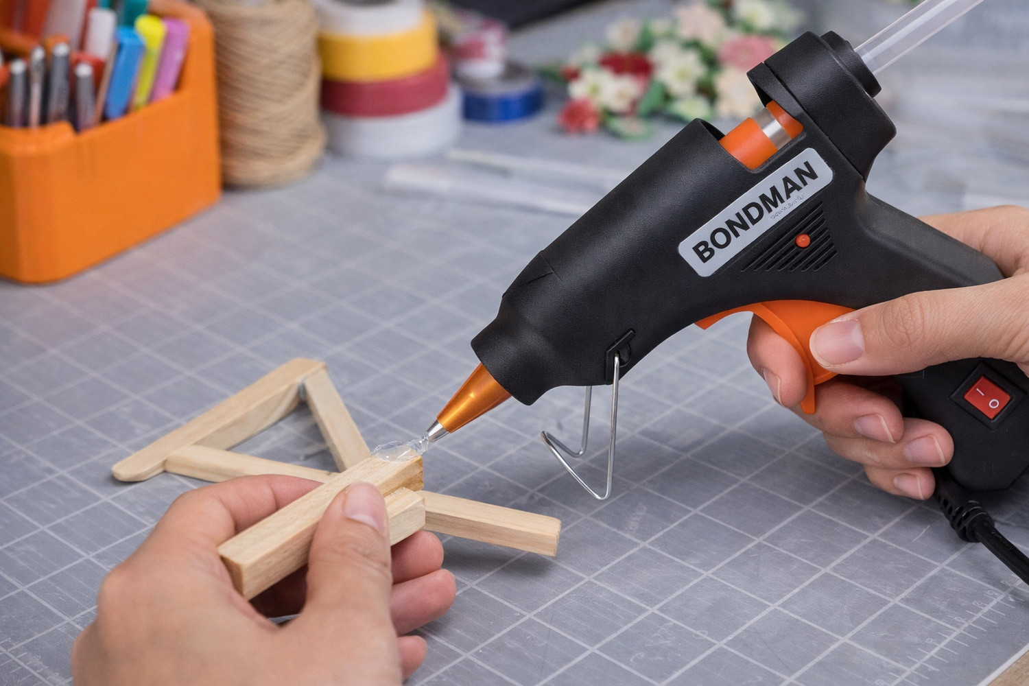 Image of Bondman 20WATT HOT MELT GLUE GUN WITH HIGH 10 QUALITY GLUE STICKS Standard Temperature Corded Glue Gun