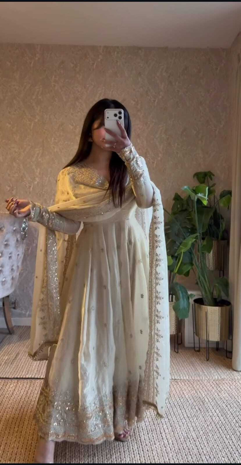 Image of Jay Gopal Tex Women Kurti Pant Dupatta Set