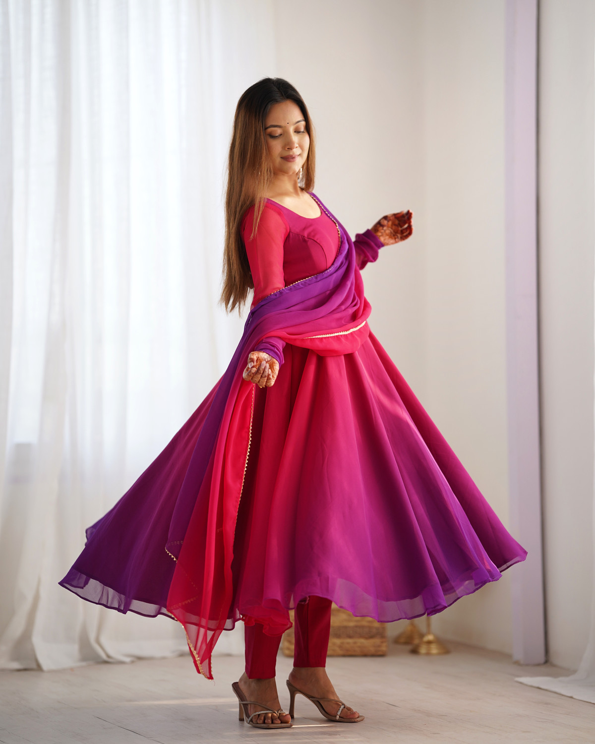 Image of MANTRABOUTIQUE Women Kurta Pant Dupatta Set