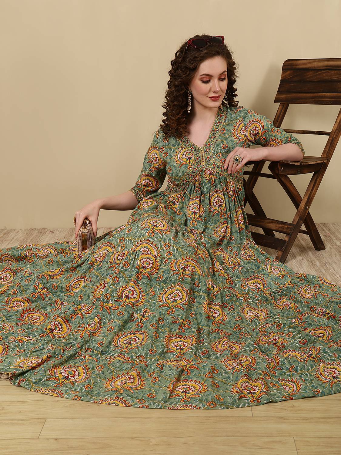 GLAM ROOTS Women Floral Print Viscose Rayon Flared Kurta (Green)