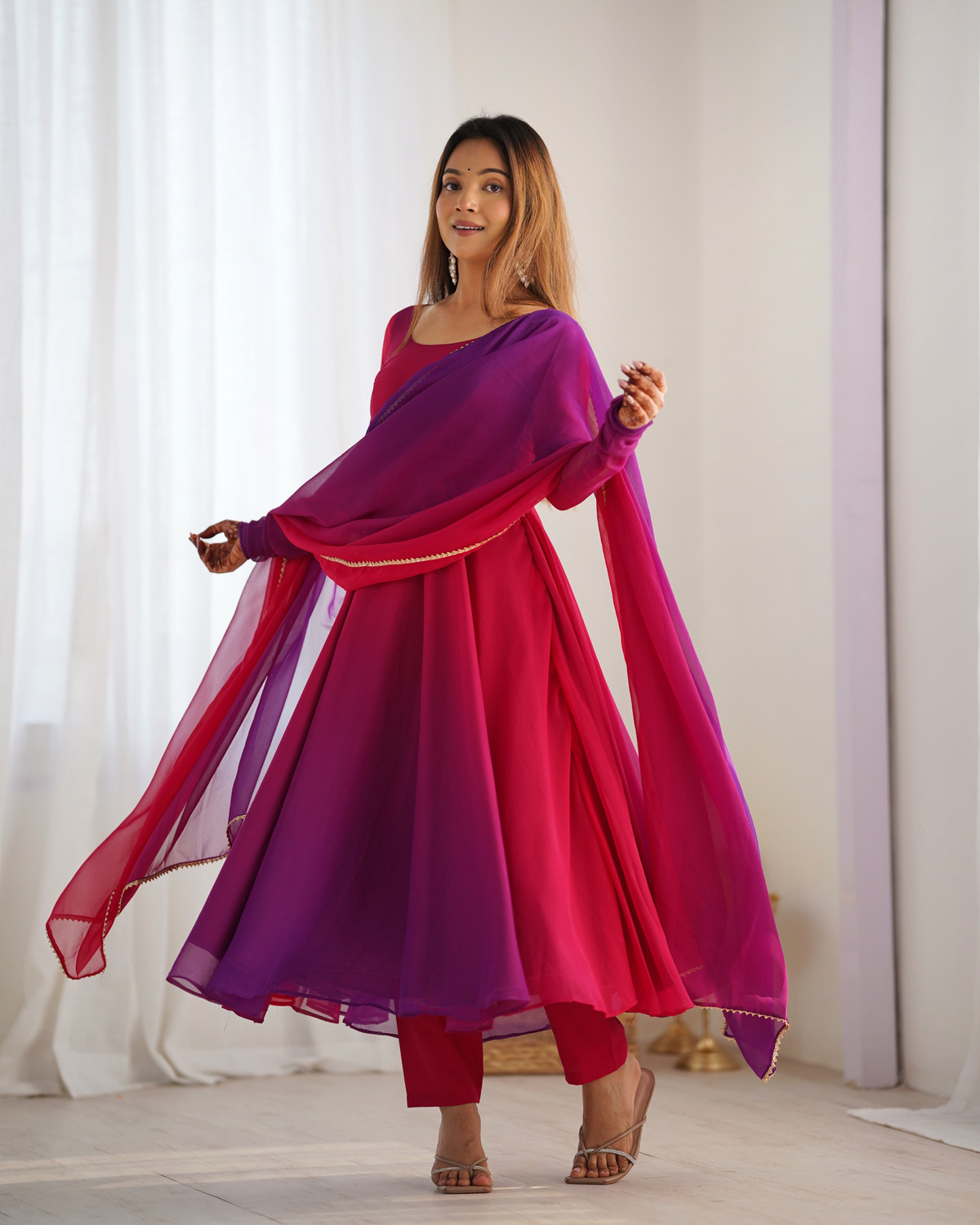 Image of MANTRABOUTIQUE Women Kurta Pant Dupatta Set