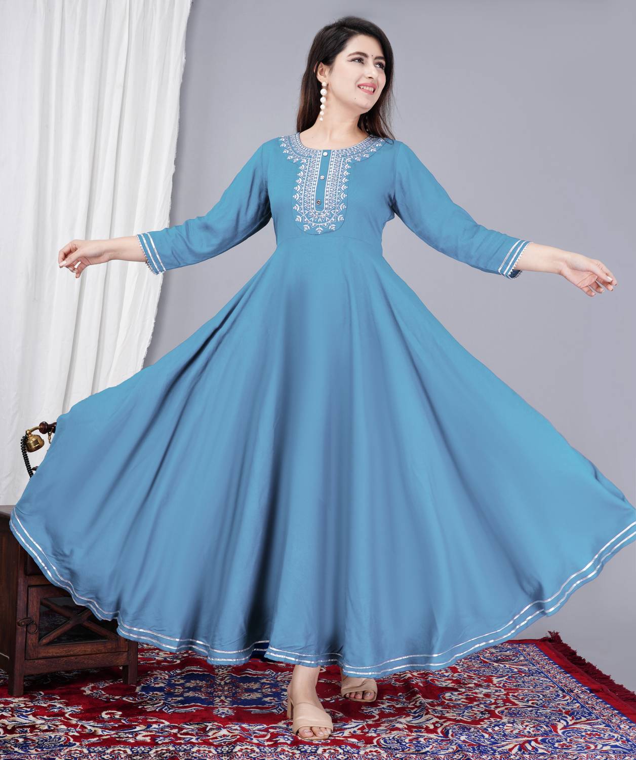 Nikhat Women Solid Viscose Rayon Anarkali Kurta (Black)