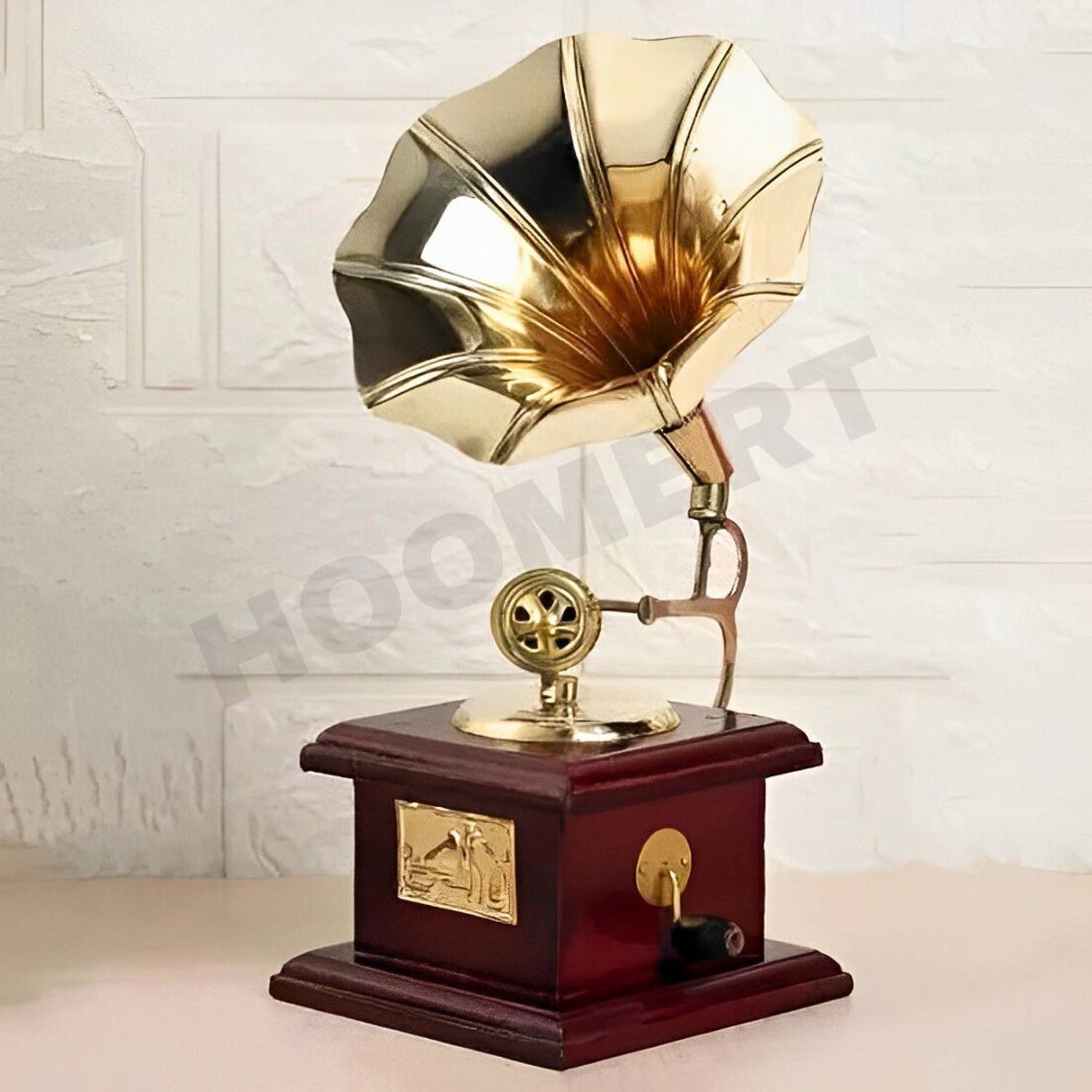HOOMERT Brass Vintage Style Gramophone - Image 1