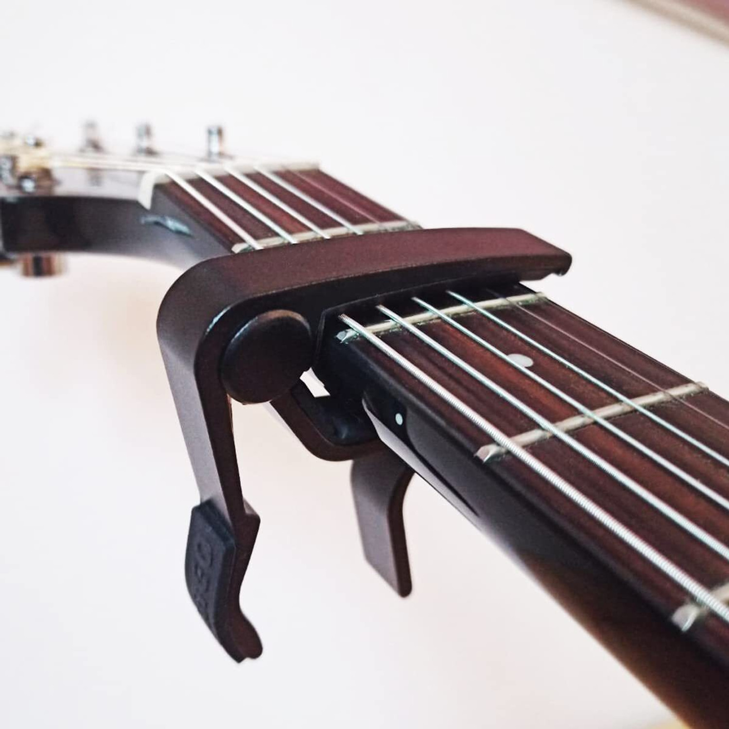 Image of Pleasure Alloy Capo for Acoustic Guitar with Picks for Ukulele Screw-on Guitar Capo