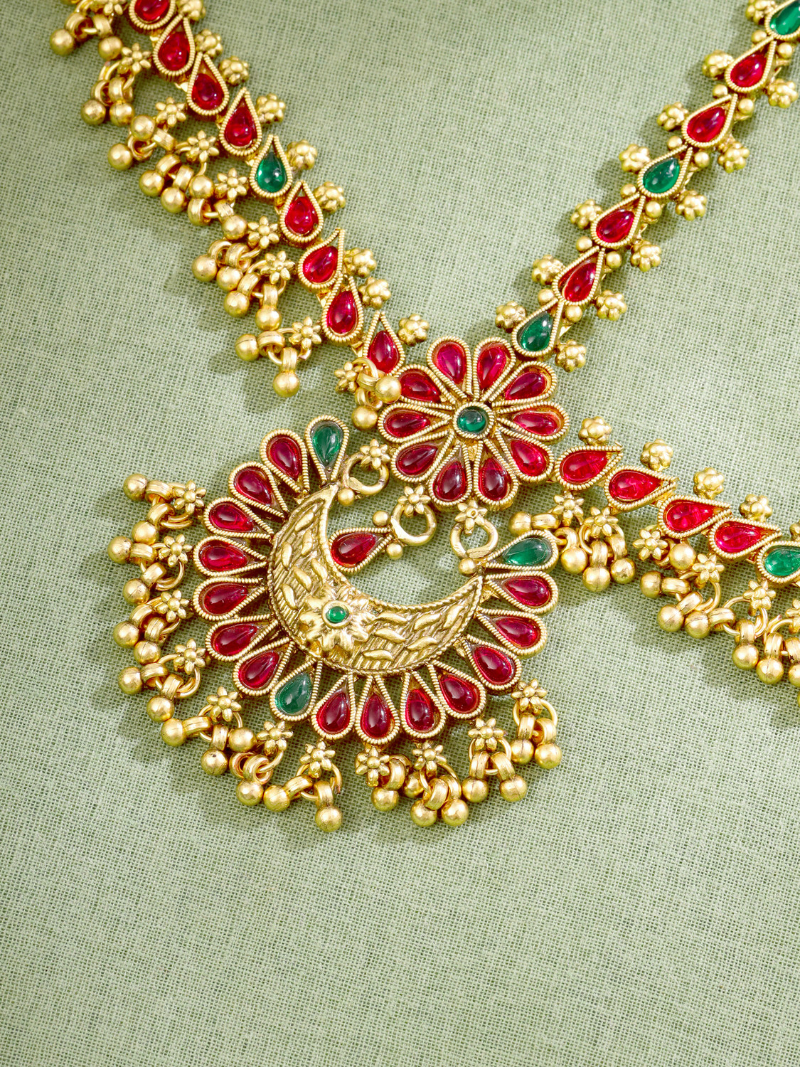 Image of YELLOW CHIMES Women Gold Toned Bridal layered Beaded Traditional Mathapatti Hair Chain