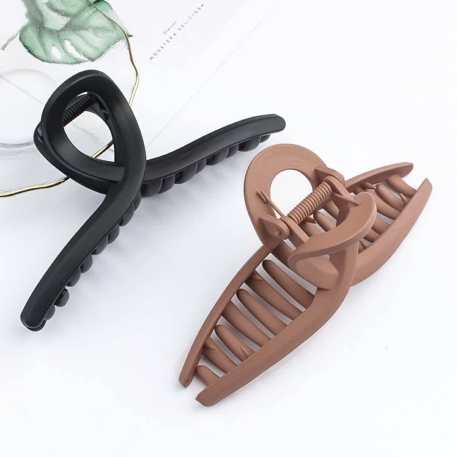 beyter Big Hair Claw Clips, Non-slip Large Hair Clips for Women, Jaw Hair Accessories Hair Claw