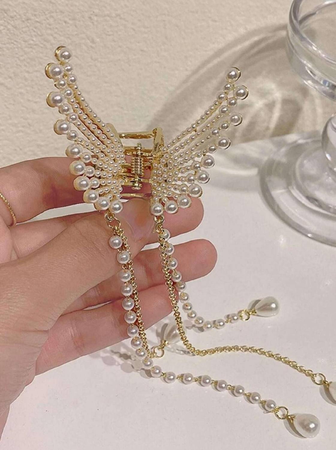 AmazingKarts Latest Stylish Butterfly Hair Clutcher For Women And Girls (Pack of 1) Hair Claw