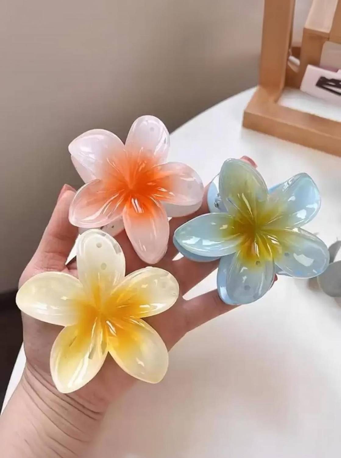 house of common Girls and Women Hair Accessory Hair Claw