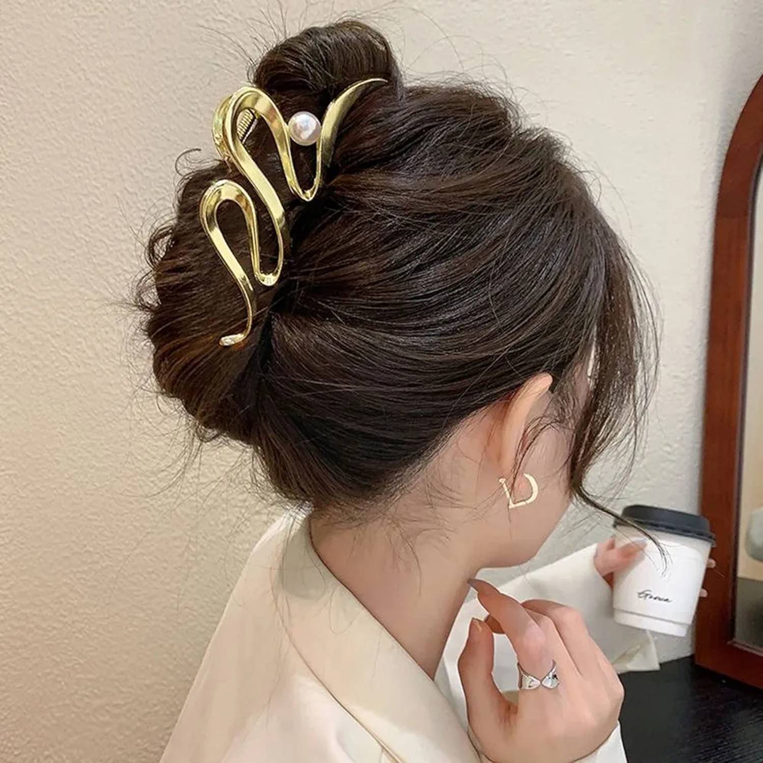 BEING BELLA 2 Pcs Hair Clutcher Women Hair Claw Clip Butterfly Hair Claw For Women/ Girls Hair Claw
