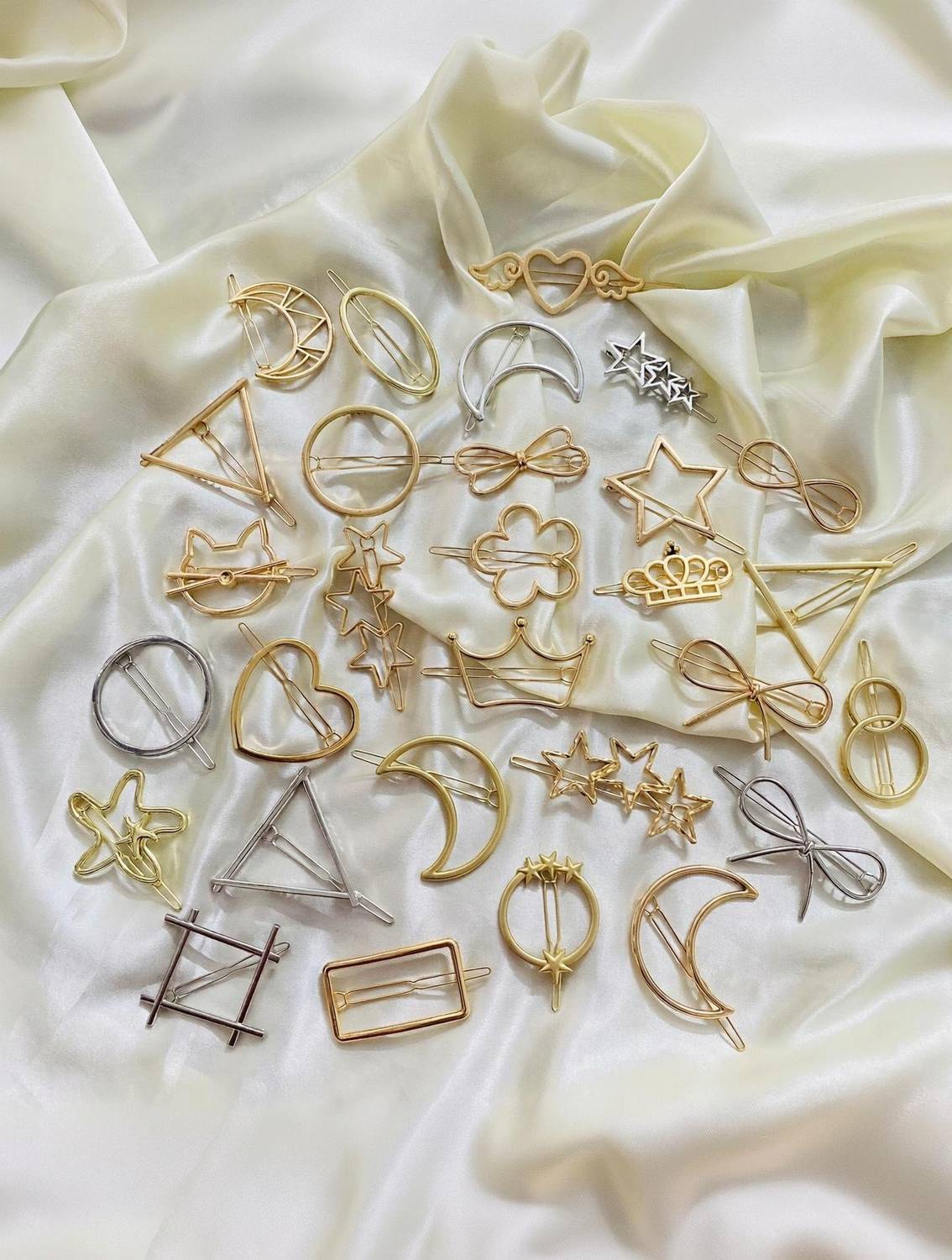 Amirah Metal, Plastic Alligator Hair Clip for Women, Gold, 6 Pieces Hair Clip
