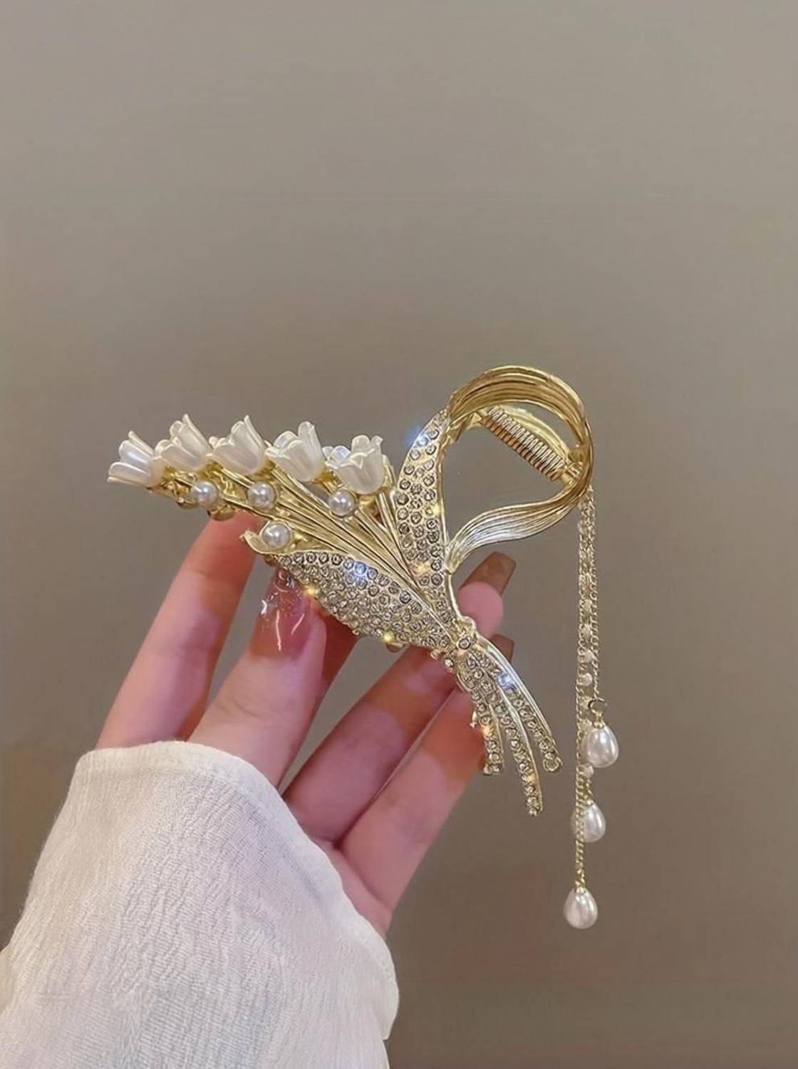 Amirah 1 Pcs Pearl Tassel Clutcher Korean Hair Accessories For Girls & Woman Hair Claw