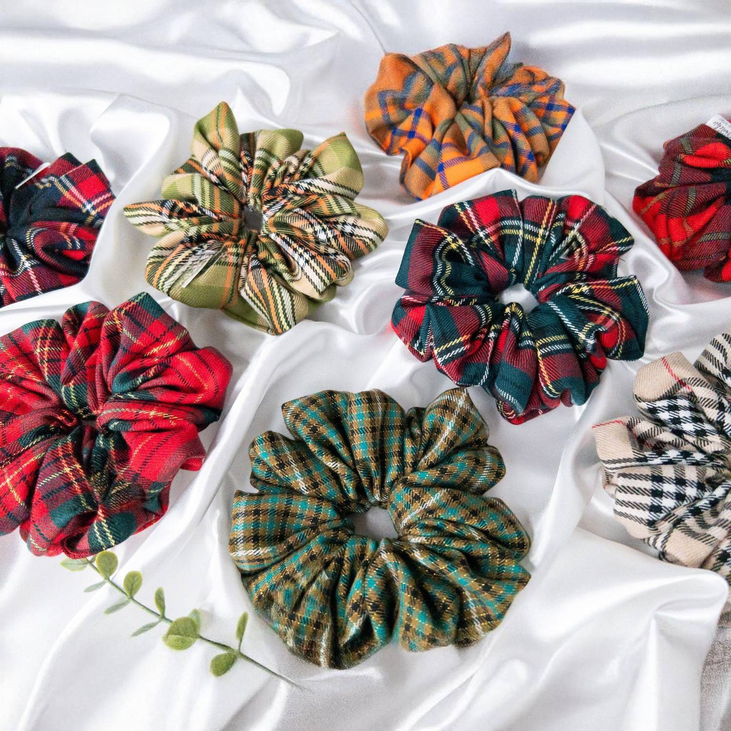 ChicTresses Check Print Scrunchies Ponytail Holder for Girls & Women, Scrunchies For Women Rubber Band