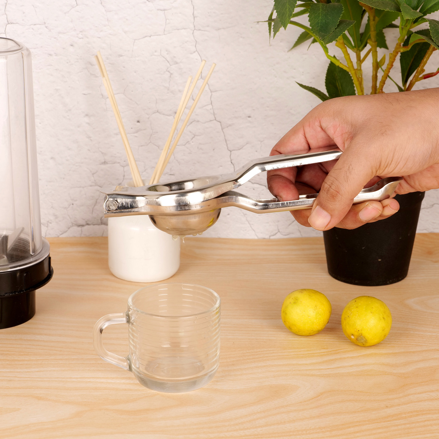 Image of Super mom Aluminium Hand Juicer (Steel)