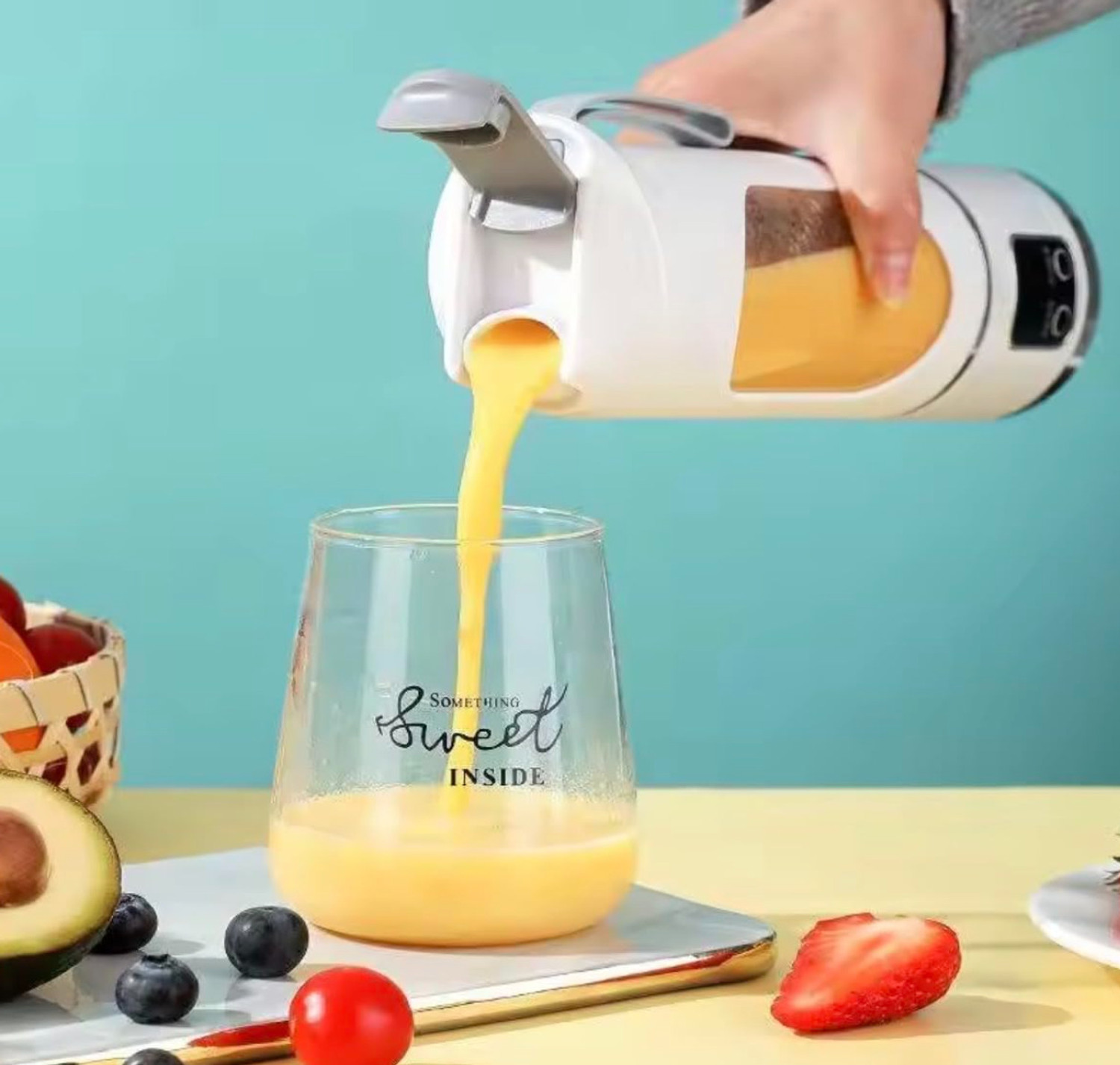Image of NexusHut 450ml Portable Electric blender: USB Rechargeable Smoothie & Shake Maker HS-860 25 W Juicer Mixer Grinder