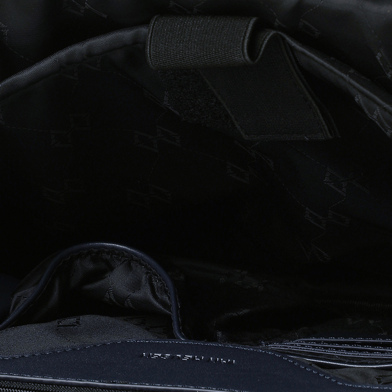 Image of VAN HEUSEN Women Black Messenger Bag