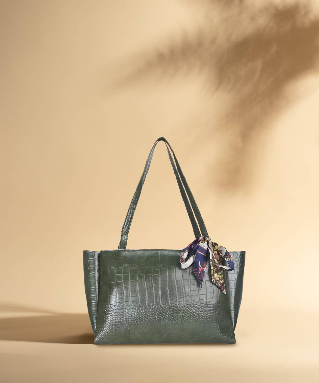 BeijoBolsa Women Green Tote