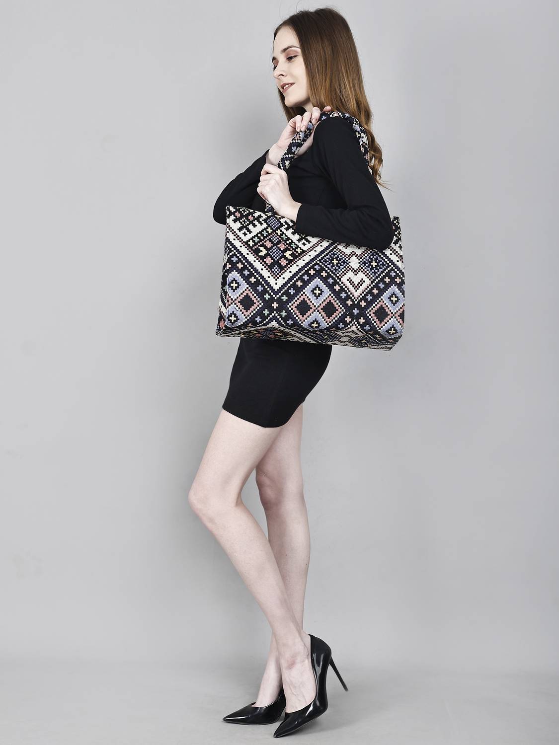 Abbana Women Multicolor Tote