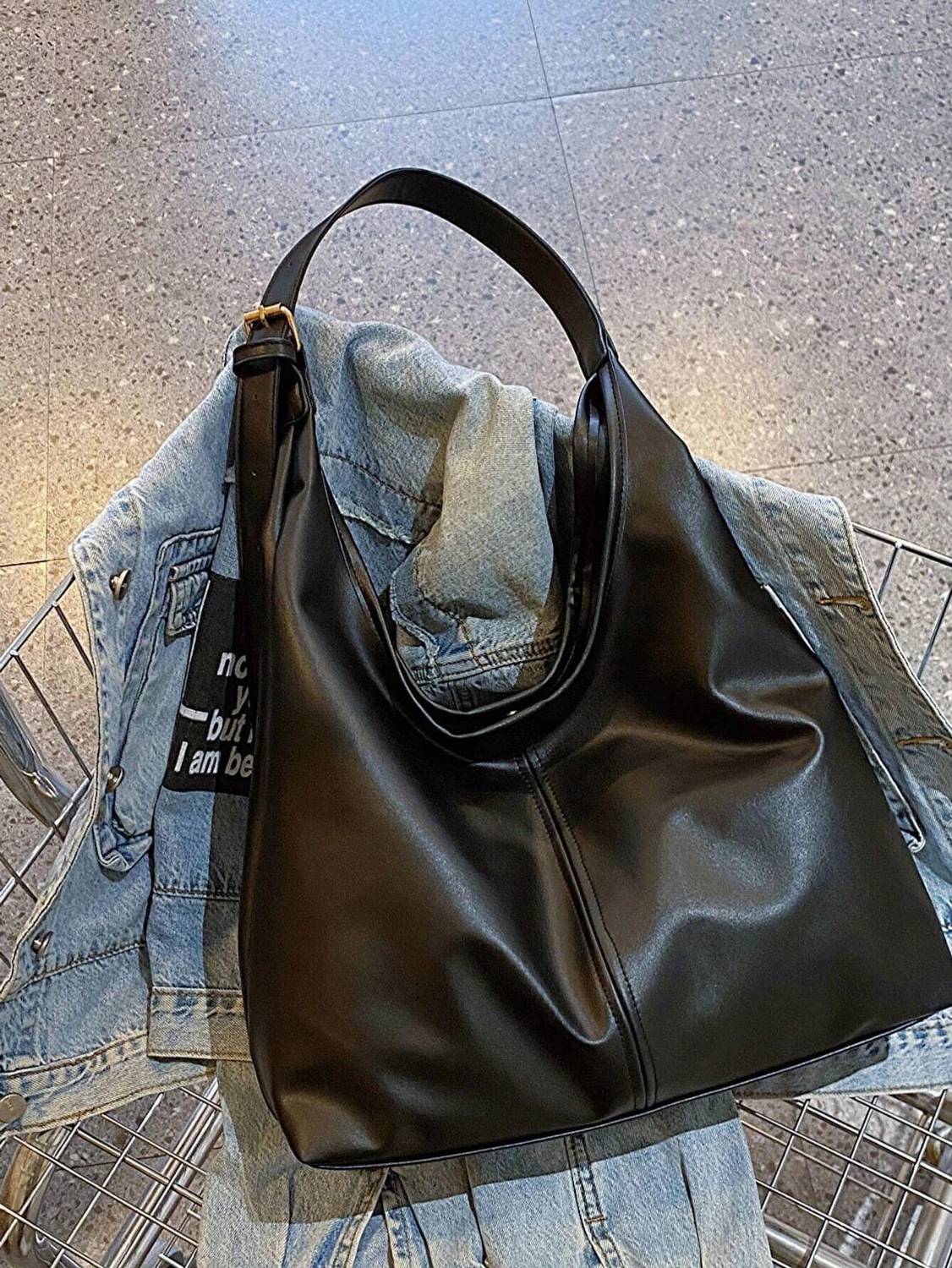 FLIPTON Women Black Hobo Bag