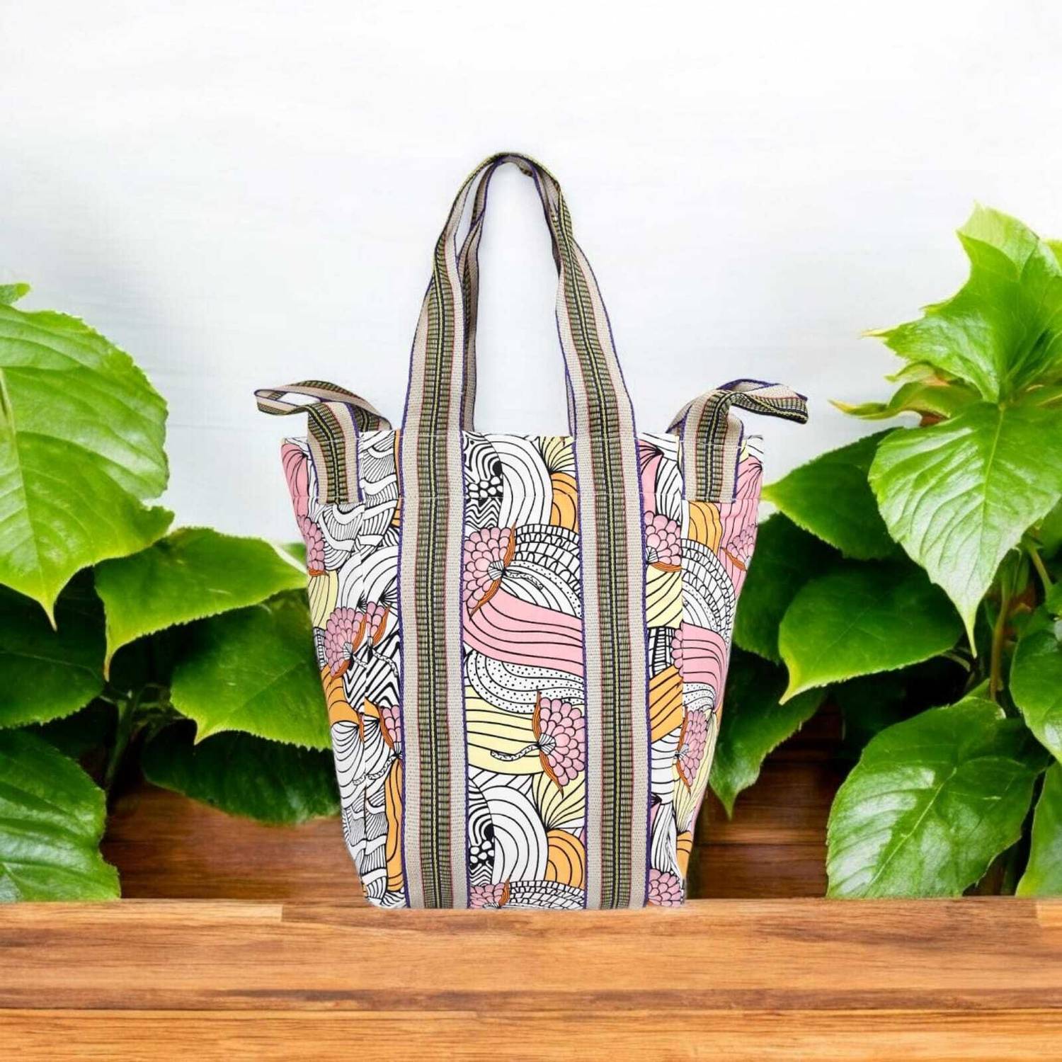 ASTRID Girls Multicolor Tote