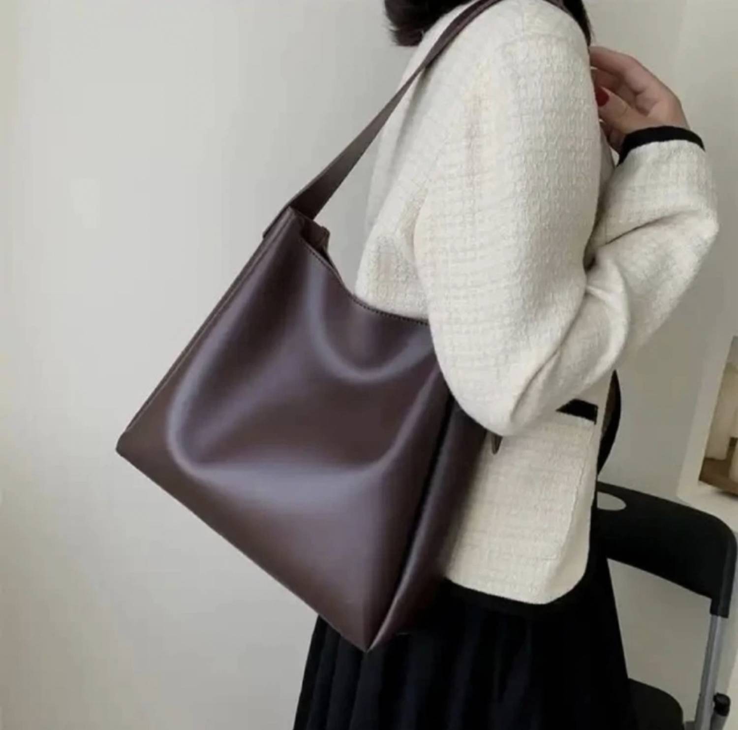 AhPremium Women Brown Tote