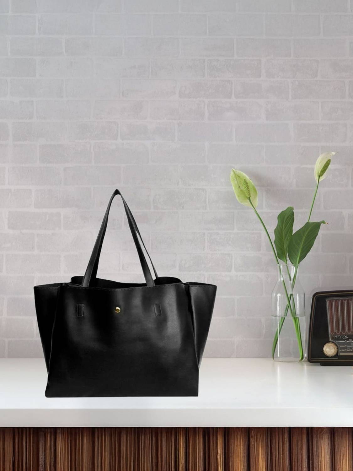 BeijoBolsa Women Black Tote