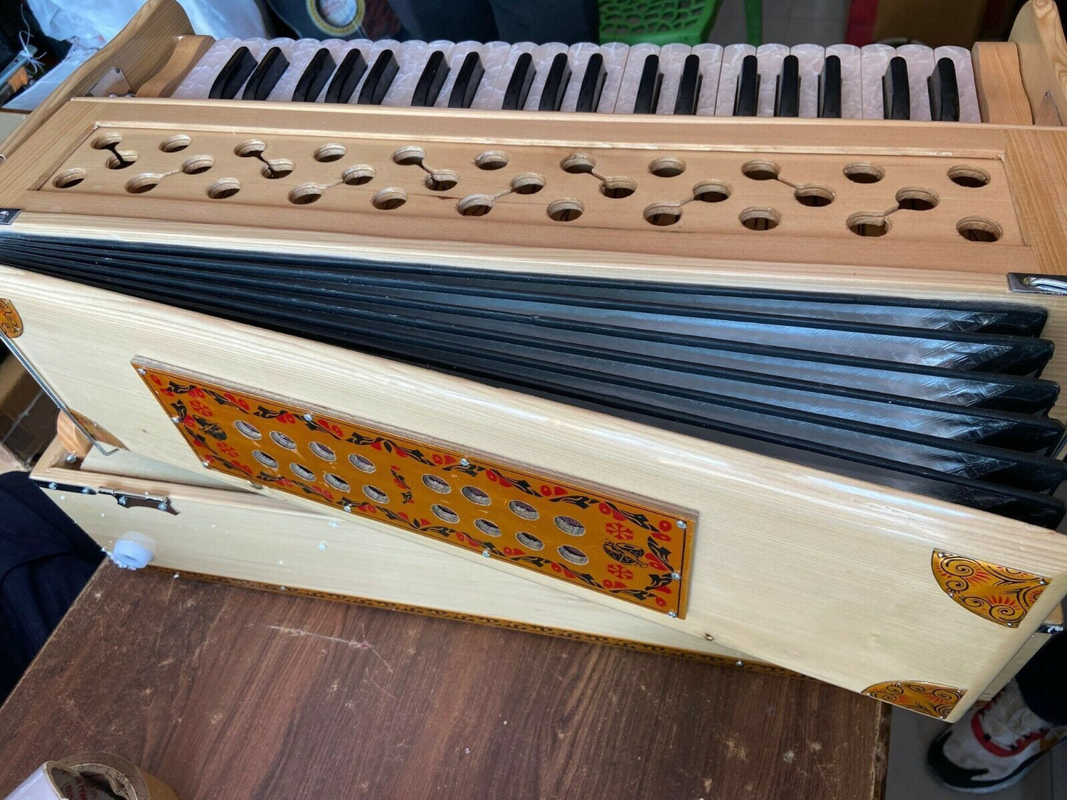 Image of Naad Indian Calcutta Premium Portable Harmonium Standard 3 1 /2 Octave Double 2 Reed Set With Bag 3.5 Octave Hand Pumped Harmonium
