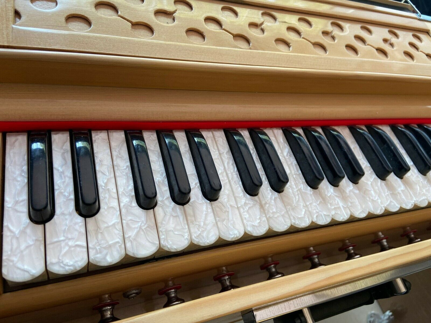 Image of Naad Indian Calcutta Premium Portable Harmonium Standard 3 1 /2 Octave Double 2 Reed Set With Bag 3.5 Octave Hand Pumped Harmonium