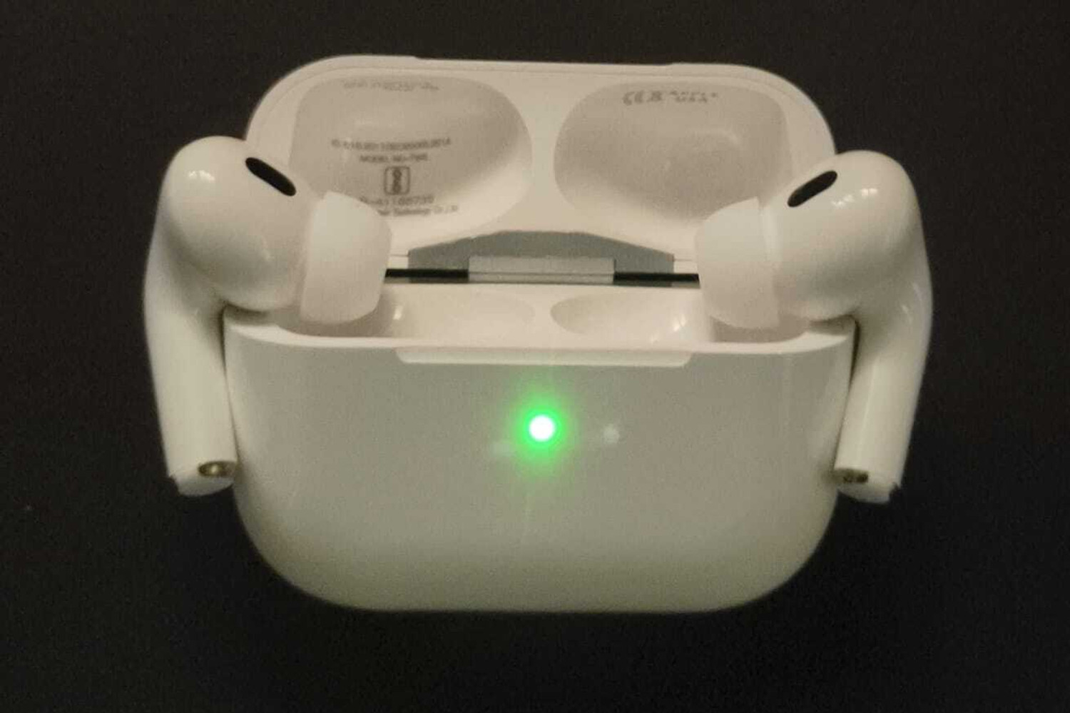 Image of PARVATIDESIGNSS Airpods Pro 2 & 10000 mAh Magsafe Magnetic Power Bank Wired