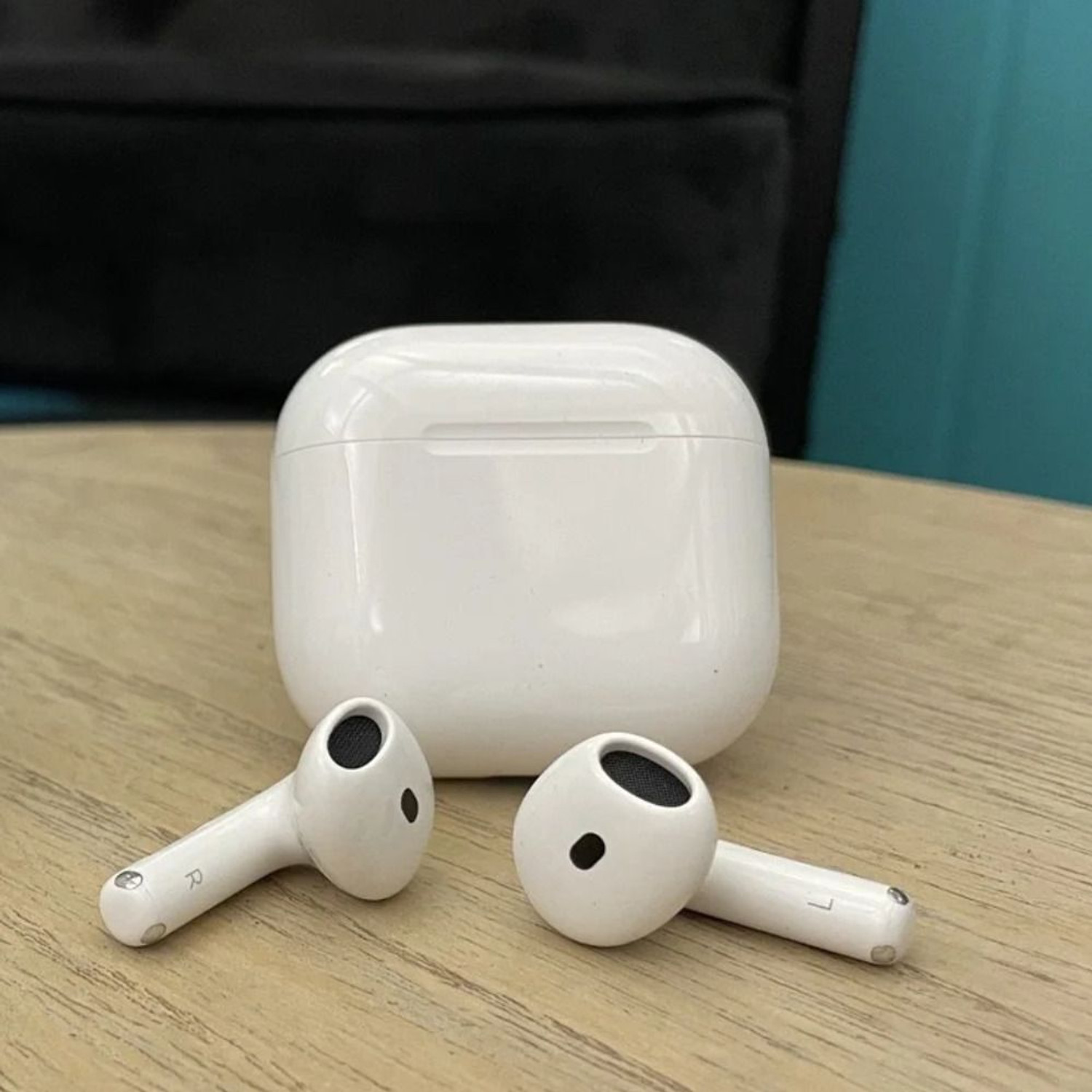 Image of VOLTHUB Air 4 Bluetooth