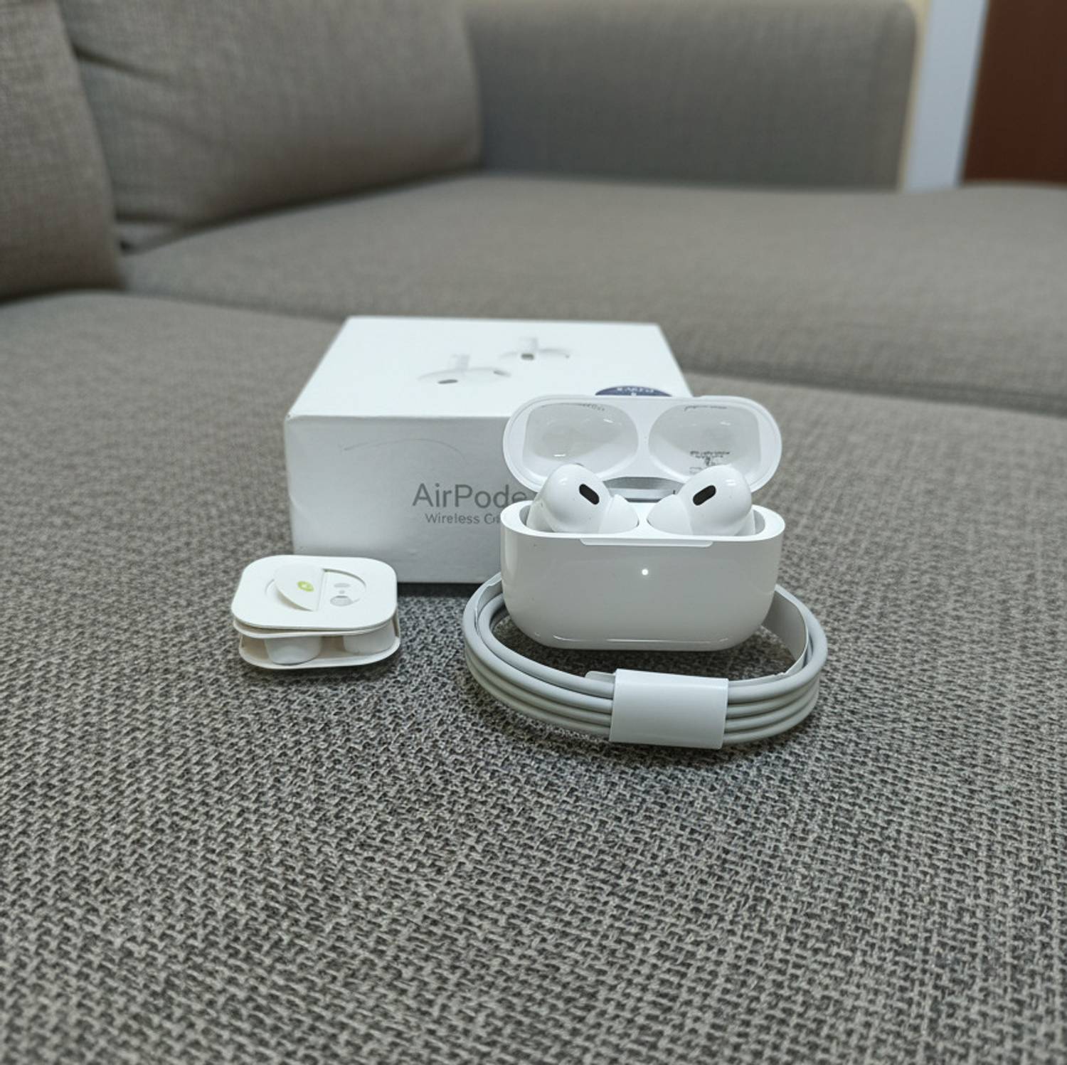 kp,enterprises TWS Wireless Earbuds with Charging Case - Image 3