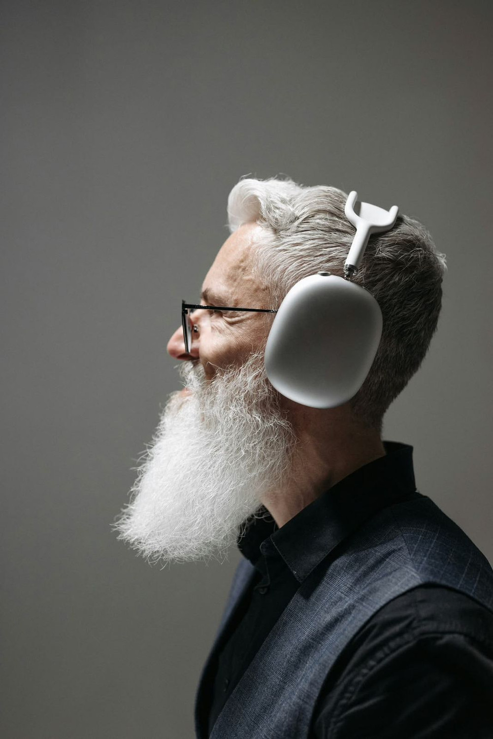 Image of SOUNDBUZZ Airwave Max Headset White Colour Bluetooth