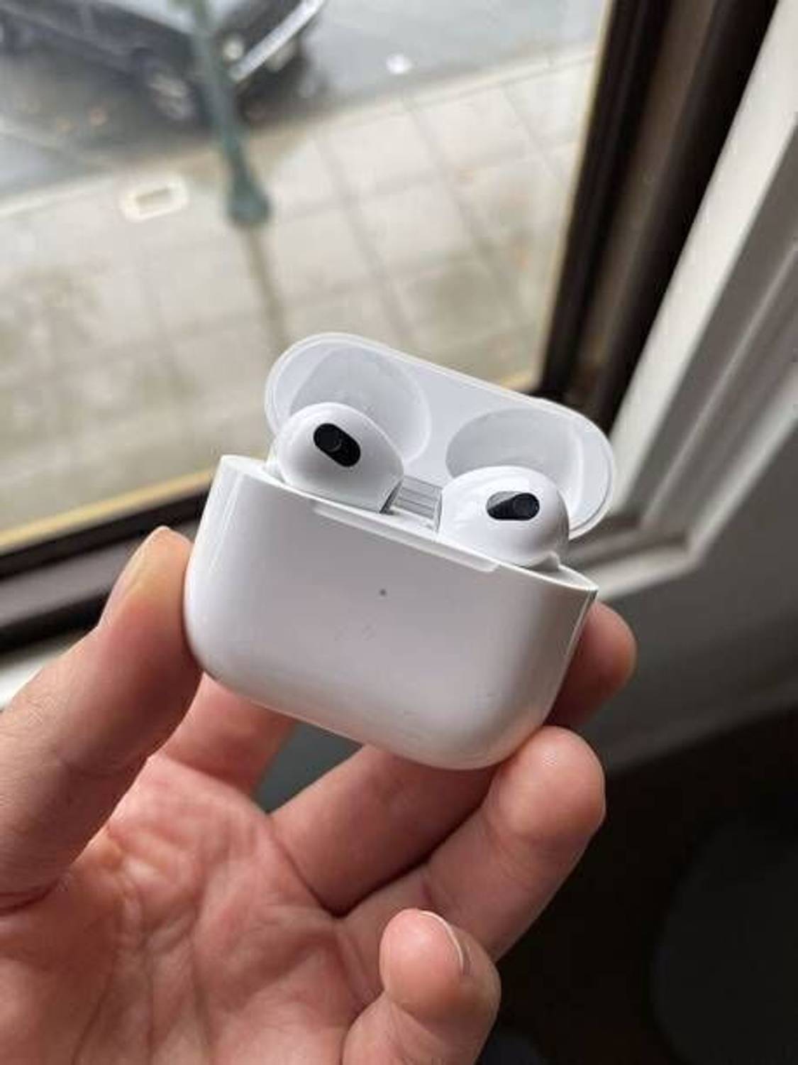 GWALBROS White Bluetooth Earbuds F01 - Image 3