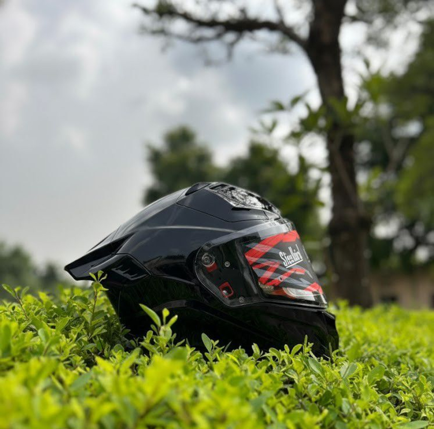 Image of Steelbird SBH-61 ISS SXE WITH AFS EDITION 580 MM (WITH ANTI FOG) DOT GLOSSY BLACK SIZE M Motorbike Helmet