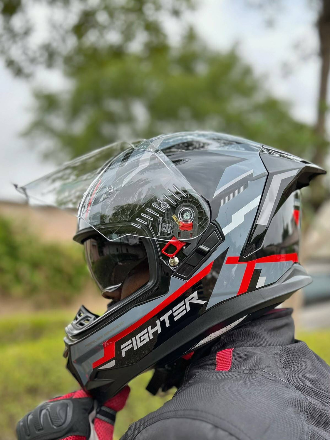 Image of Steelbird Air SBH-57 ISS Fighter Stealth X ISI /DOT Certified Full Face Black Red Medium 580MM Motorbike Helmet