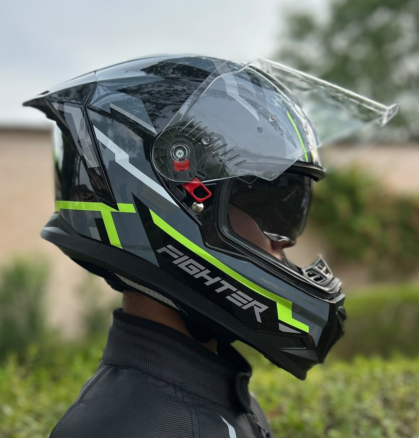 Image of Steelbird Air SBH-57 ISS Fighter Stealth X ISI /DOT Certified Full Face Black Neon Medium 580MM Motorbike Helmet